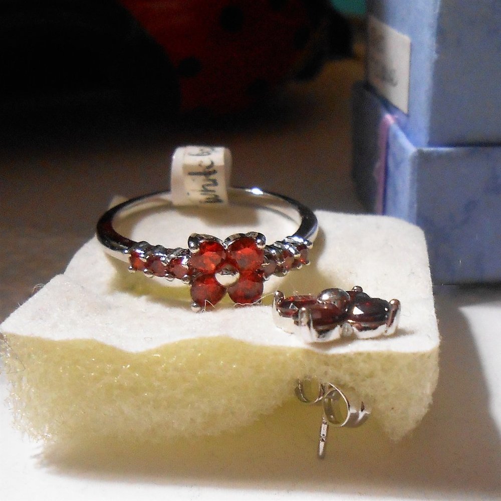 Garnet Ring New in Box - Picture 13 of 15